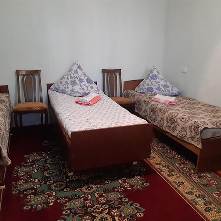 Guest House Lola Kochkor Ngoại thất bức ảnh